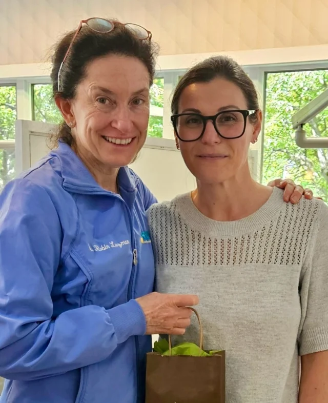 🎉 Congrats to our Mother’s Day Giveaway Winner! 🎉

We’re thrilled to announce that Alexandra Mitsio is the lucky winner of our Lozman Orthodontics Mother’s Day Giveaway! 💐✨

Thank you to everyone who entered and helped us celebrate the amazing moms in our community. Stay tuned for more fun giveaways and ways to smile with us! 😁🧡